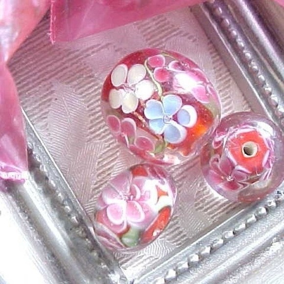 3 Bead Set Handmade Glass Lampwork Beads Necklace Large Focal Red Flower Garden - Picture 2 of 3